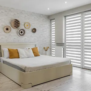  Апартаменты Inshiapartments On Hazova Str 2 Украина